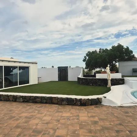 Vila Casa Anabella By Escape Puerto del Carmen (Lanzarote)