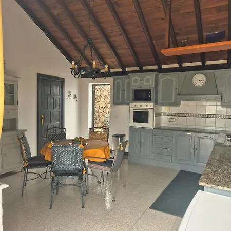 Vila Casa Anabella By Escape Puerto del Carmen (Lanzarote)