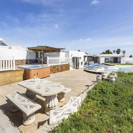Villa Casa Anabella By Escape Puerto del Carmen